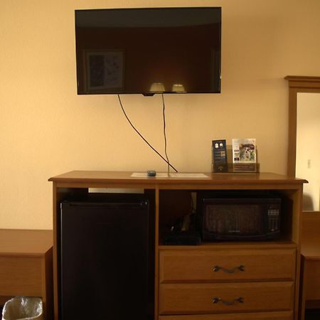 Key West Inn - Chatsworth Bagian luar foto