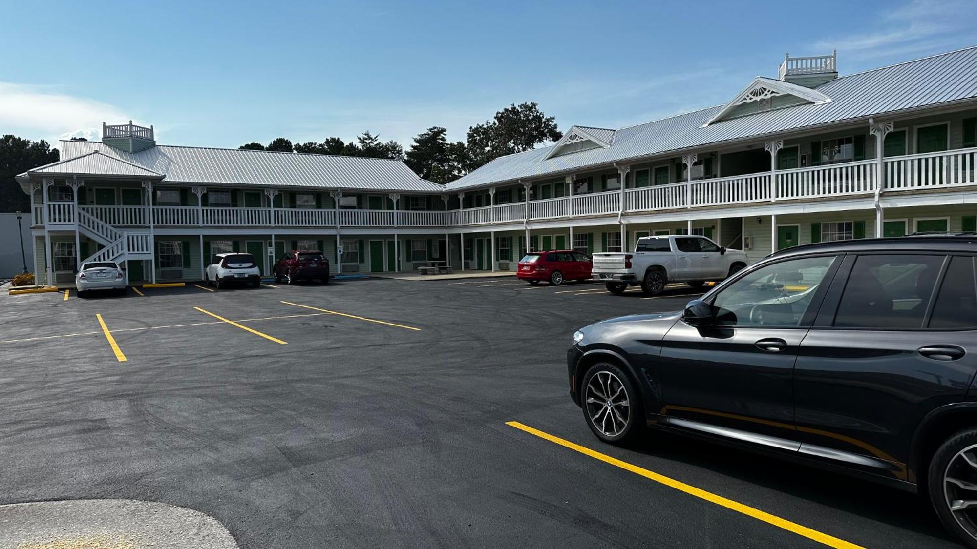 Key West Inn - Chatsworth Bagian luar foto