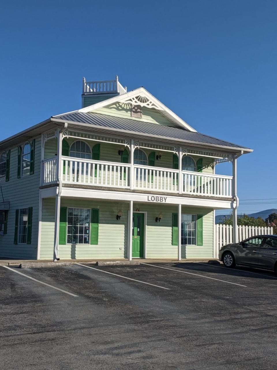 Key West Inn - Chatsworth Bagian luar foto