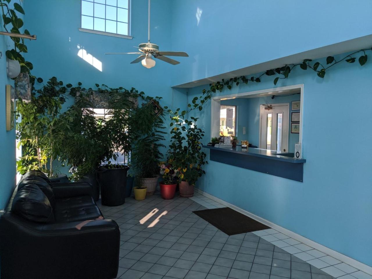 Key West Inn - Chatsworth Bagian luar foto