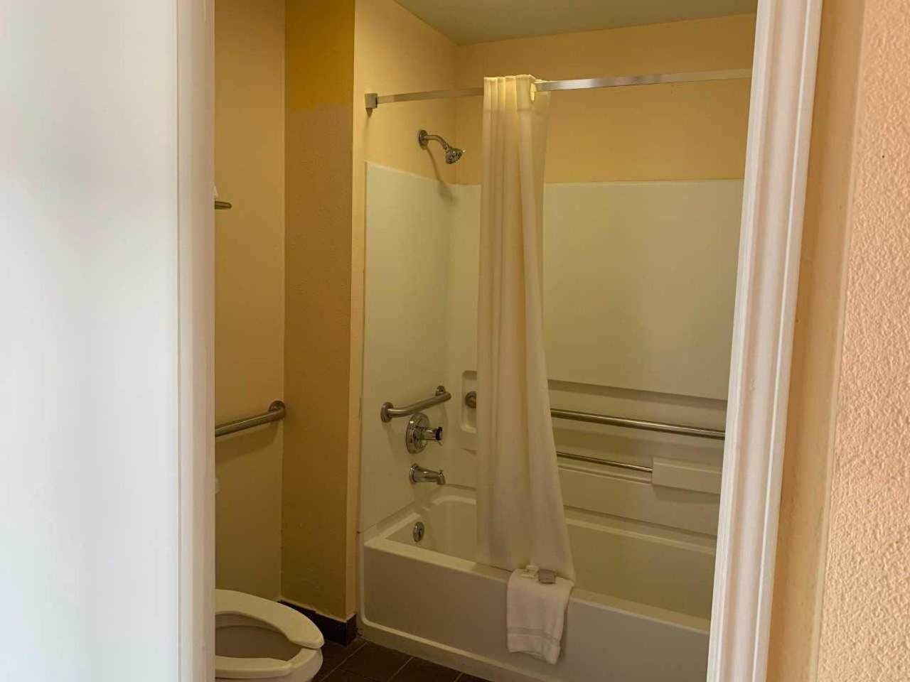 Key West Inn - Chatsworth Bagian luar foto