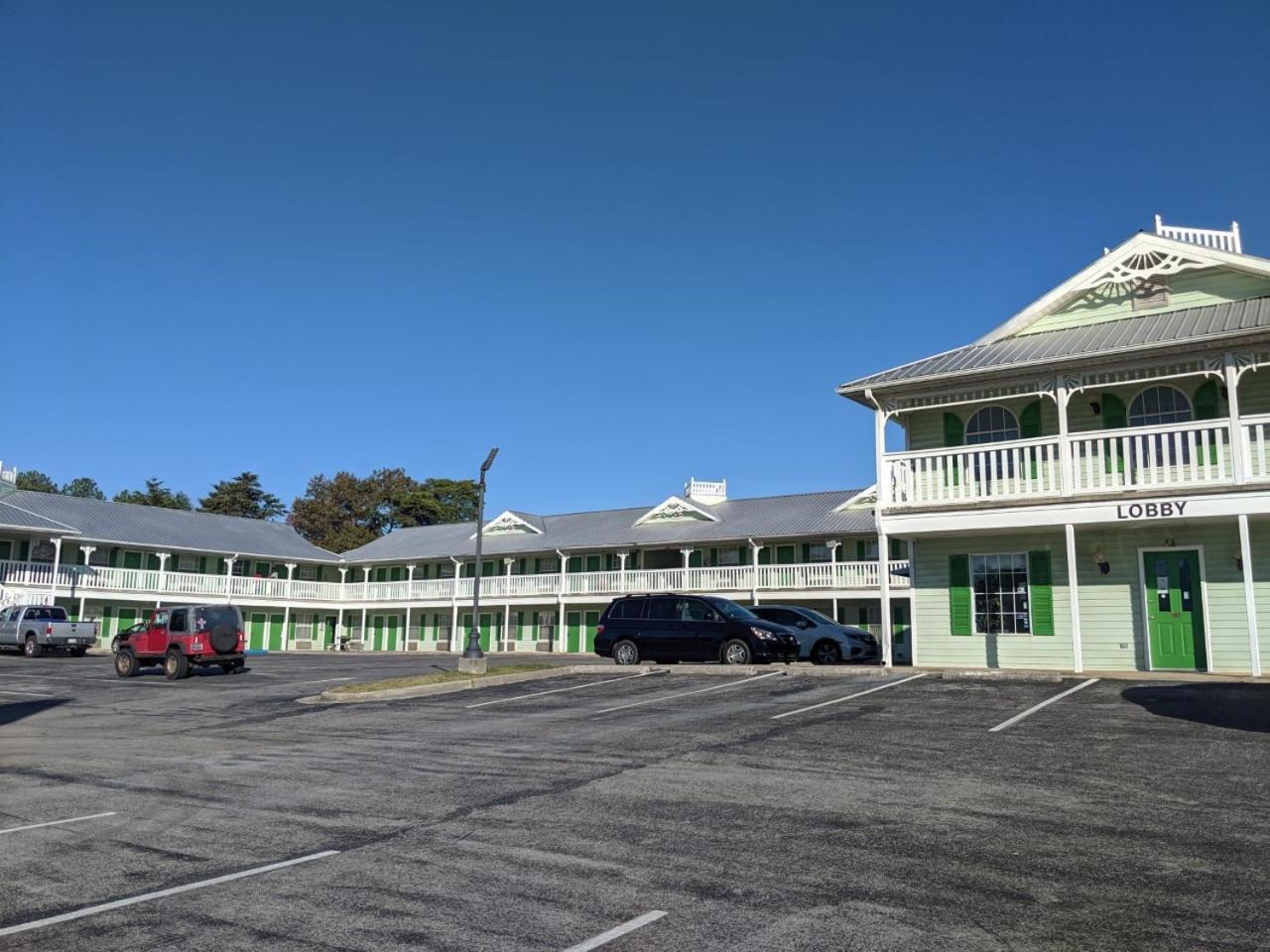 Key West Inn - Chatsworth Bagian luar foto