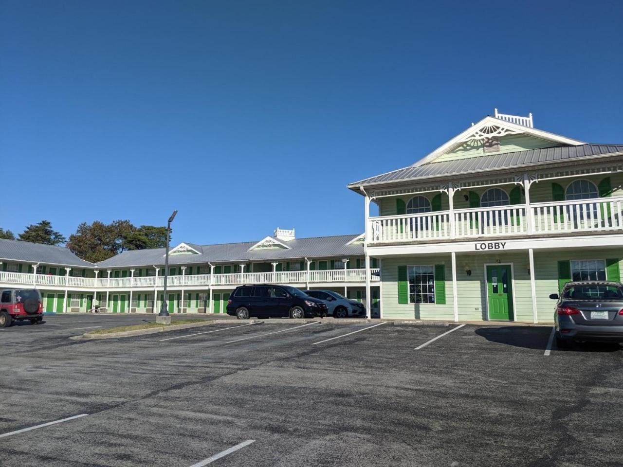 Key West Inn - Chatsworth Bagian luar foto